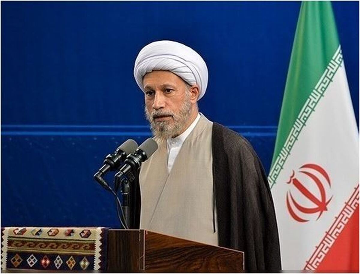 امام جمعه شیراز: رای دادن به معنای زنده بودن امام زمان است