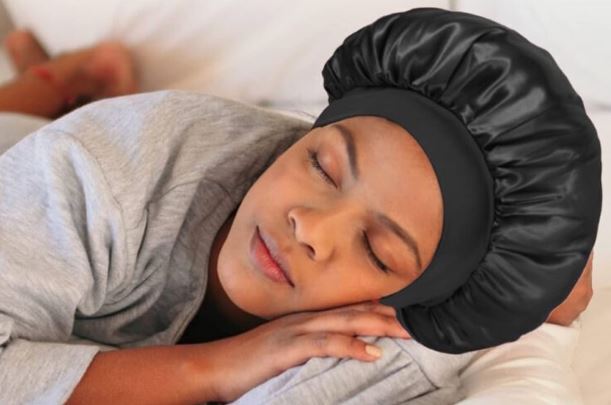 چگونه هنگام خواب حالت مو‌های فر و مجعد خود را حفظ کنیم؟