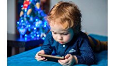 چرا نباید اوقات‌تلخی کودکان را با موبایل و تبلت رفع رجوع کرد؟