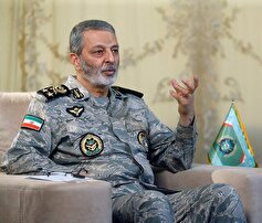 فرمانده کل ارتش:رئیس‌جمهور در ارتقاء قدرت دفاعی و حفظ اقتدار نظام نقش مهمی دارد