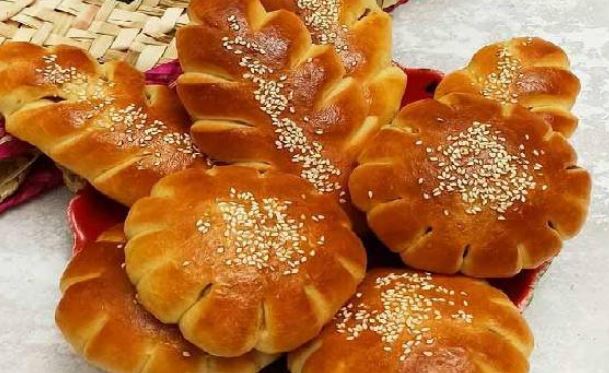 فوت و فن تهیه نان شیرمال خرما در چند مرحله