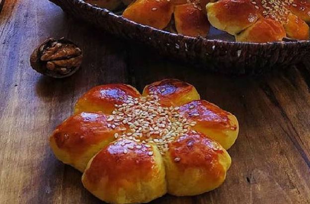 فوت و فن تهیه نان شیرمال خرما در چند مرحله