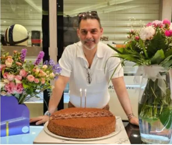 کیک ساده جشن تولد افعی تهران