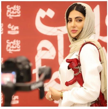 کیف جنجالی هلیا امامی در یک اکران فیلم سوژه رسانه‌ها شد