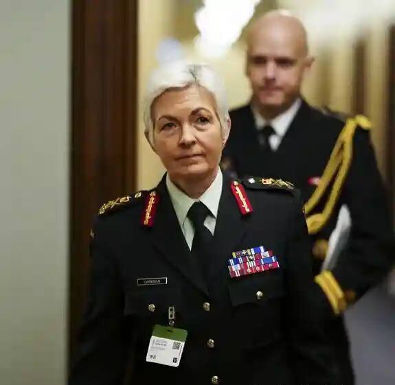 نخستین زن در تاریخ کانادا که رئیس ارتش شده کیست؟