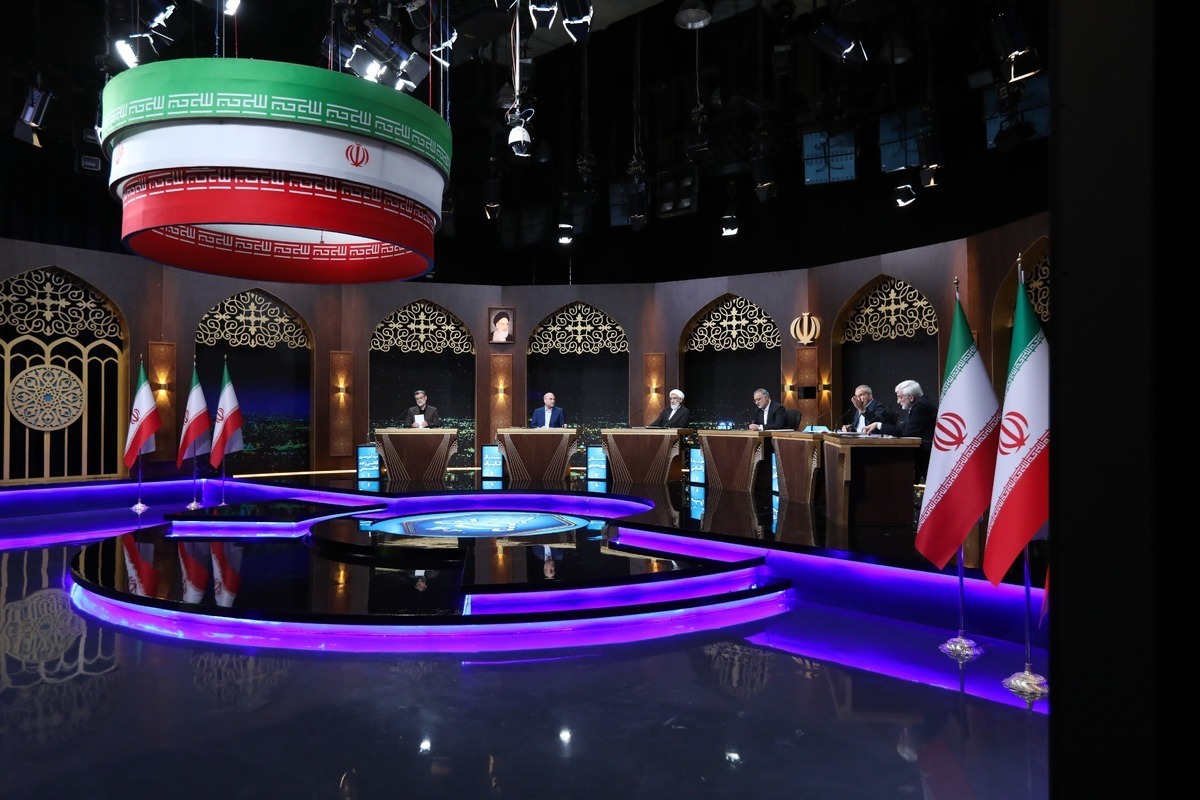 چالش بی‌حجابی یا کم حجابی؛ از چرایی و چگونگی مواجهه نامزدها با این پدیده سیاسی-فرهنگی در راند سوم مناظرات