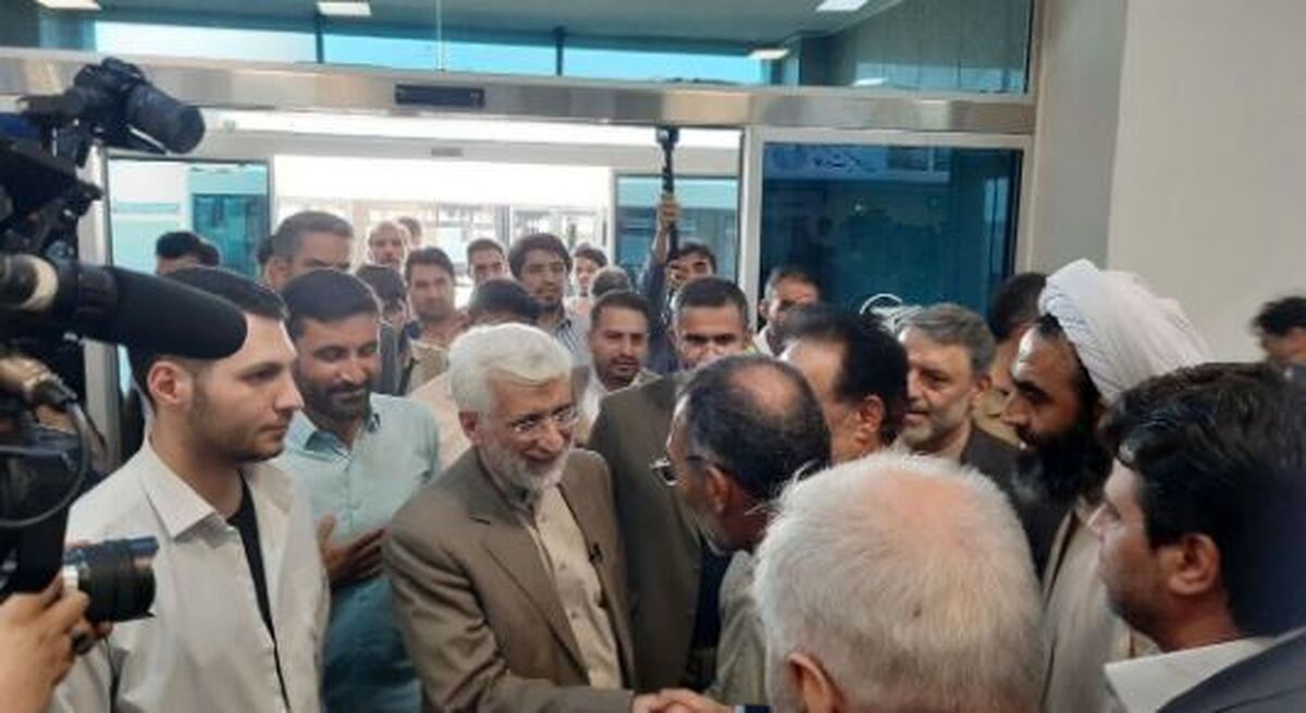 استقبال اصفهانی‌ها از سعید جلیلی در فرودگاه