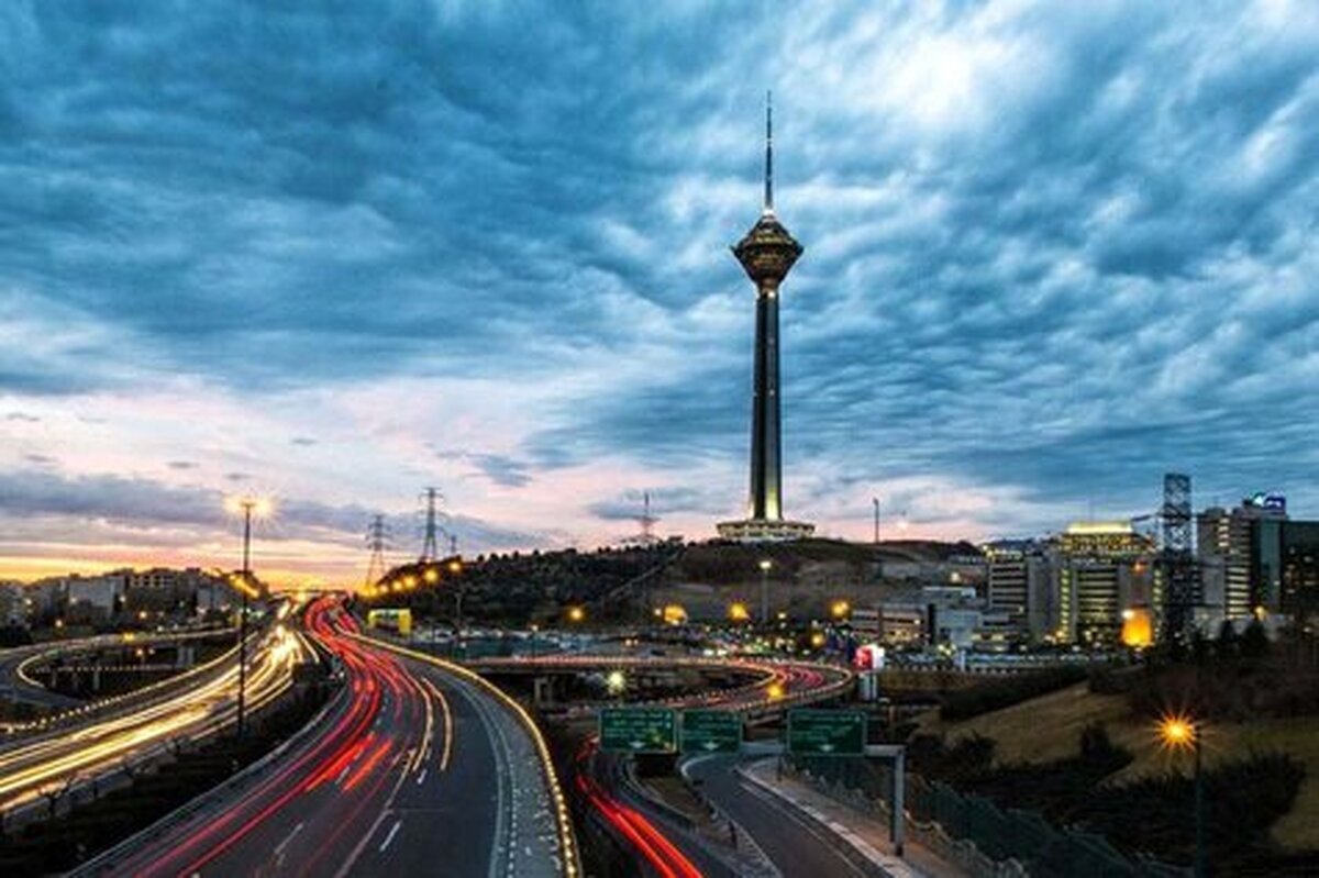 برج میلاد رنگ و بوی محرم به خود گرفت