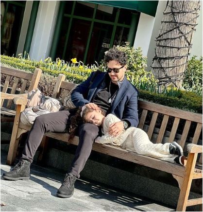 خواب شیرین نبات دختر شاهرخ استخری و سپیده بزمی پور روی پاهای پدرش در یک روز گرم تابستانی +عکس/ خوابهای خوش ببینی گُل دختر خواب شیرین نبات دختر شاهرخ استخری و سپیده بزمی پور روی پاهای پدرش در یک روز گرم تابستانی +عکس/ خوابهای خوش ببینی گُل دختر