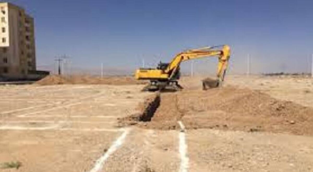 شکست انحصار زمین در دولت چهاردهم باید ادامه یابد