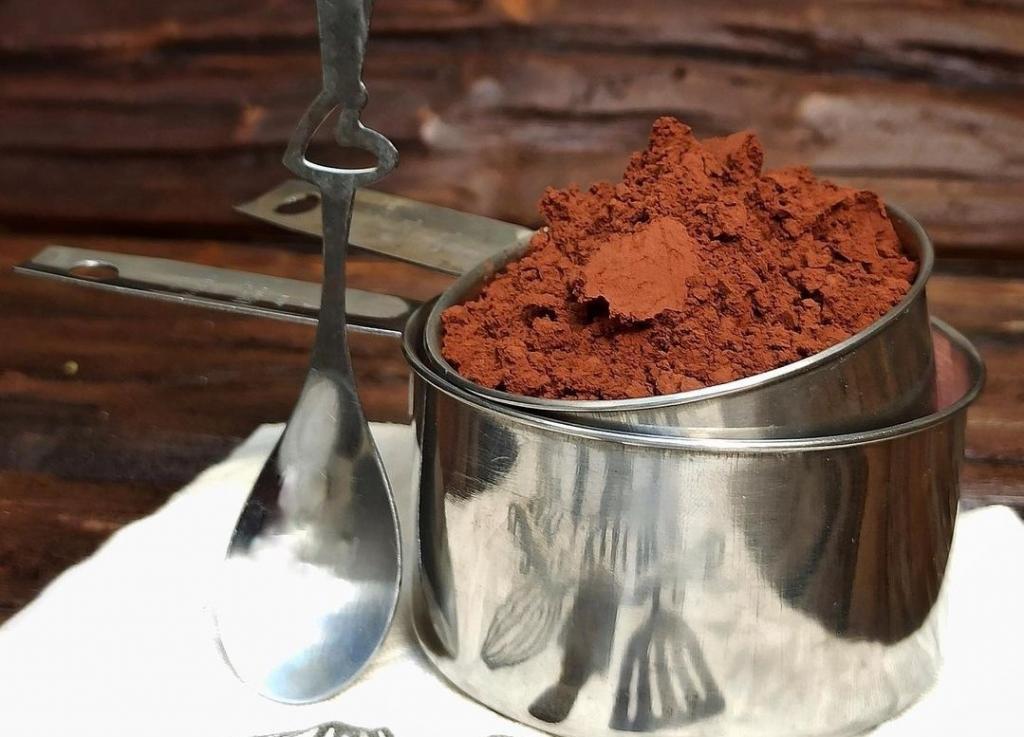 فقط با ترکیب چند قلم مواد ساده و ارزان سس شکلات خانگی درست کنید