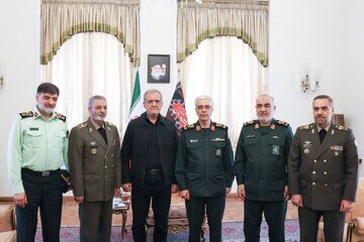 حضور فرماندهان ارشد نظامی در دفتر رئیس جمهور
