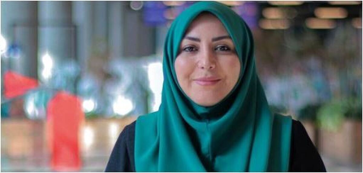 عکس یادگاری از مجری محبوب صدا و سیما پای دیگ نذری/قبول باشه