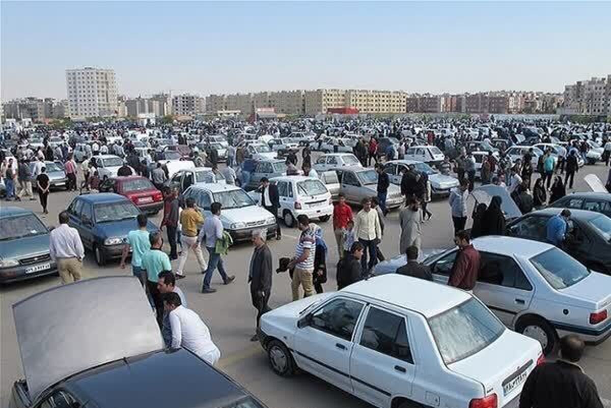 قیمت خودرو‌های داخلی و خارجی در بازار کاهش یافت