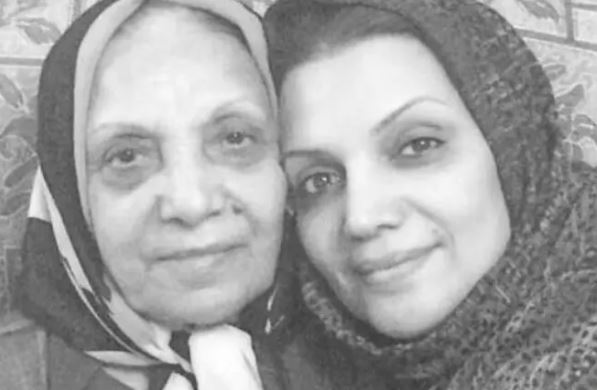 عکسی قدیمی از الهام پاوه نژاد به همراه مادرش/کپی برابر اصل!