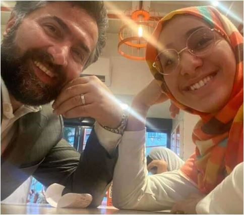 رستوران گردی همسر اول و محجبه امیرخسرو عباسی به همراه دخترش+عکس