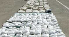 کشف صد‌ها بسته مواد مخدر در مرز پاکستان با افغانستان