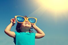 درفصل تابستان از خوردن بیش از حد غذا‌های چرب و بی‌توجهی به عینک آفتابی دوری کنید