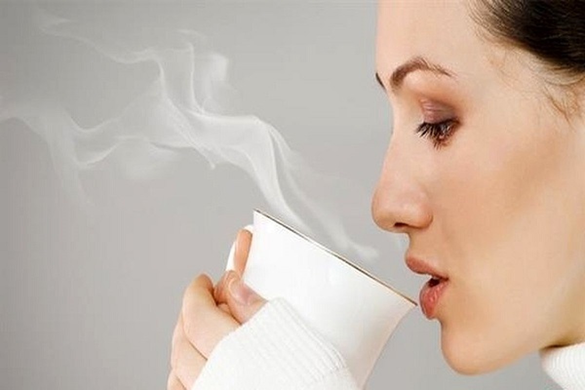 بهبود عملکرد هضم و رفع یبوست با نوشیدن آب گرم!