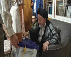 آیت‌الله سیدمحمد شاهچراغی رأی خود را در صندوق انداخت