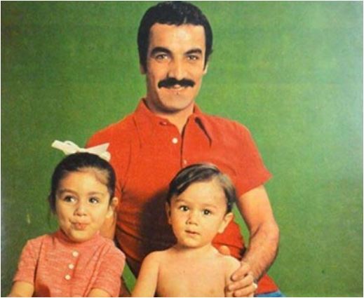 نگاهی به عکس آتلیه‌ایِ جذاب سعید راد در کنار دخترش نگاه و پسرش سام/ روحش شاد تنها ۳ ماه تا فوت کردن شمع ۸۰ سالگی‌اش مانده بود