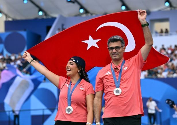 تیرانداز ترکیه‌ای با ژست ویژه اش در مسابقات المپیک به شهرت جهانی رسید