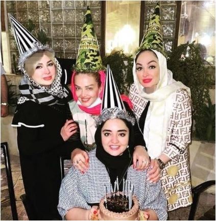 مهمانان معروف و خوش‌پوش جشن تولد نرگس محمدی در رستورانی در تهران+عکس/ نیوشا ضیغمی، بهاره رهنما، الهام حمیدی همگی کلاه به سر و با چهره‌ای خندان
