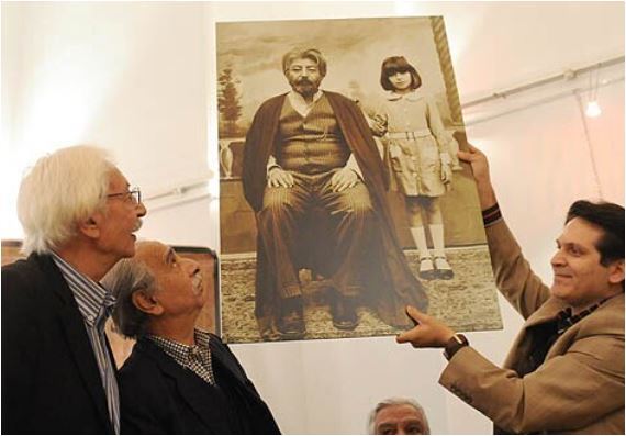 نگاهی به جشن تولد ۸۲ سالگی استاد جمشید مشایخی، کمال الملک سینمای ایران و رونمایی از هدیه شیک و امروزی همسرش/ روحشان شاد+عکس