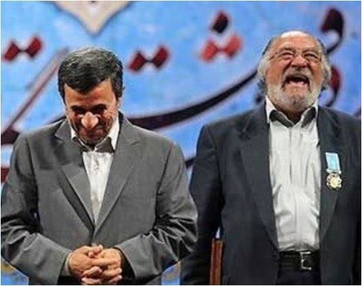 حاشیه‌های جالب و متفاوت حضور احمدی نژاد در مراسم تجلیل از داریوش ارجمند و اکبر عبدی ۱۱ سال پیش+عکس