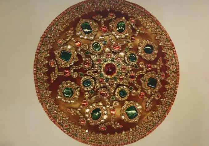 موزه جواهرات ملی ایران؛ گنجینه‌ای از نفیس‌ترین جواهرات دیدنی جهان