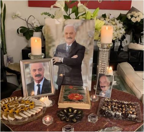 تزئین میز عزای سعید راد با شمع و گل و خرما و عکس‌های یادگاری در خانه مجللشان/ خدا رحمتشون کنه+عکس