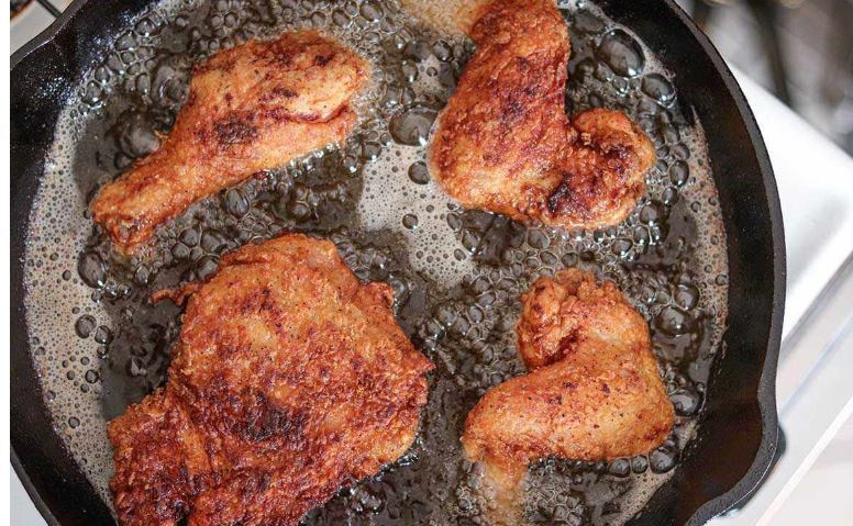 صفر تا صد طرز تهیه غذای محلی گیلانی که انگشتات رو هم باهاش میخوری