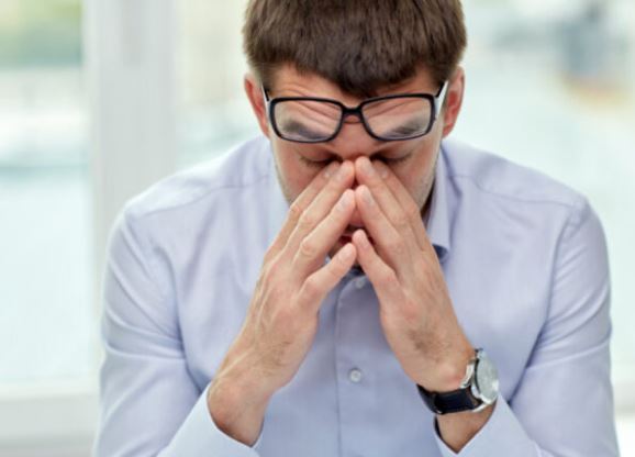 اگر همیشه بدون هیچ دلیلی مضطرب هستید بخوانید