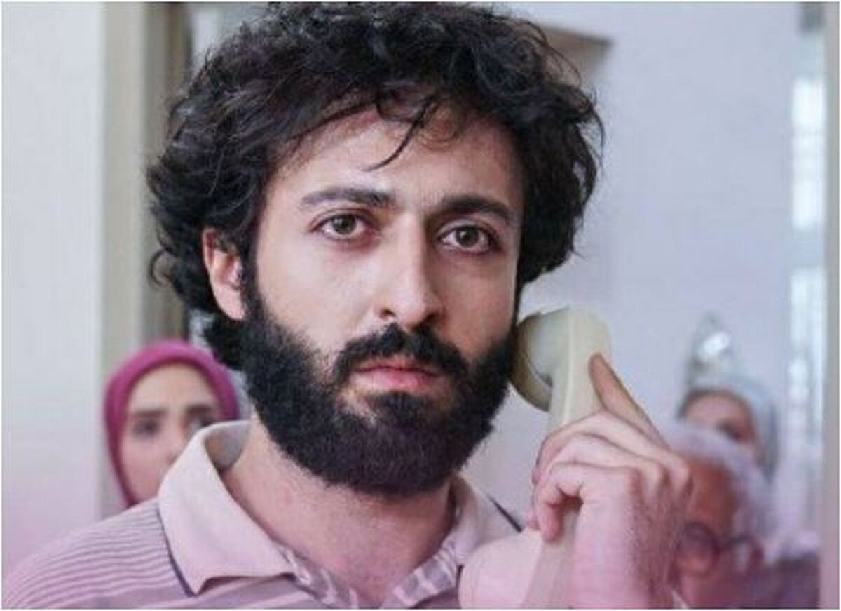 تصاویر وایرال شده از جملات عرفانی روی سنگ مزار چهره های معروف سینما/هستم..