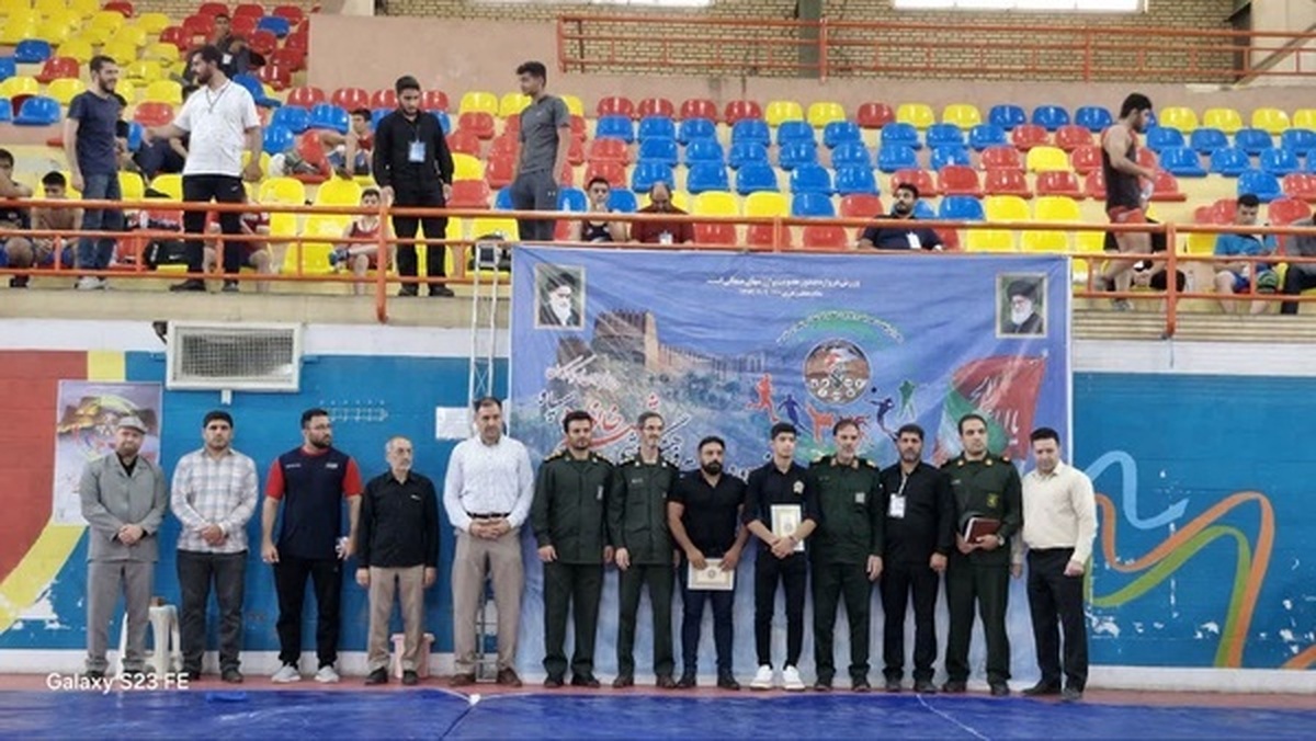 قهرمان لرستانی کشتی نونهالان آسیا تجلیل شد
