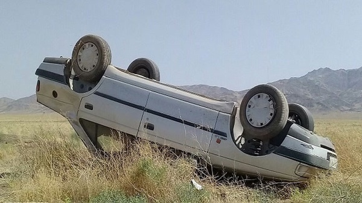 مصدومیت ده نفر در پی واژگونی دو خودرو در محور‌های خوزستان