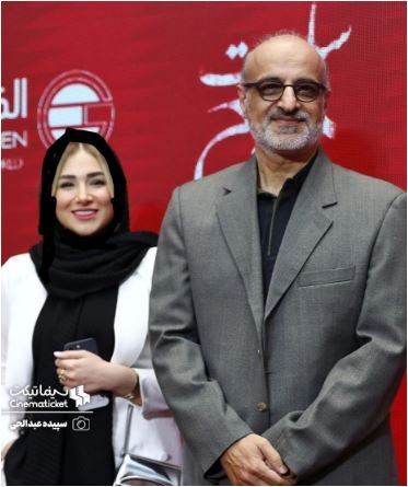 حضور محمد اصفهانی در اکران فیلم جدید مهران مدیری با همراهی دختر قد بلند و شیک‌پوشش +عکس/ چه پدر و دختر جذابی👌