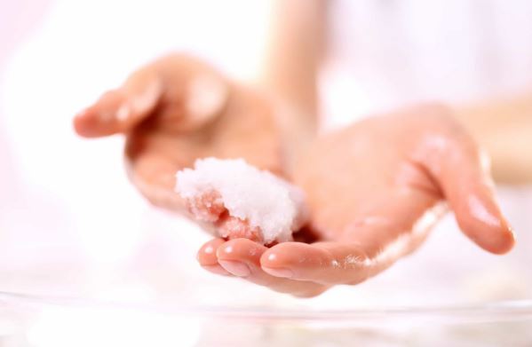 چرا نباید استفاده از نمک دریا را فراموش کنیم؟ /یک معجزه برای سلامت پوست و بدن شما