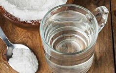 غرغره آب نمک چه بیماری‌هایی را درمان میکند؟