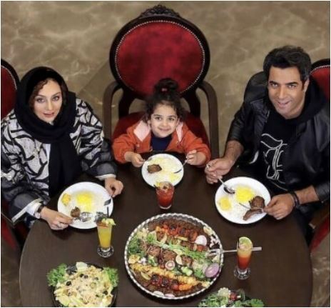 نگاهی به میز غذای خوشمزه و رنگارنگ یکتا ناصر و منوچهر هادی قبل از طلاق +عکس/ میز سالم با سالاد و نوشیدنی‌های مفید