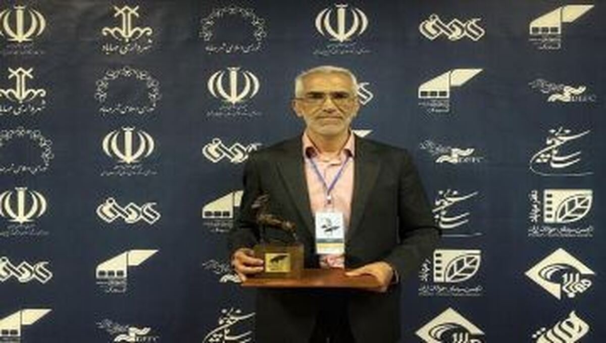 تندیس بهترین عکس جشنواره آسمان در دستان هنرمند چهارمحال و بختیاری