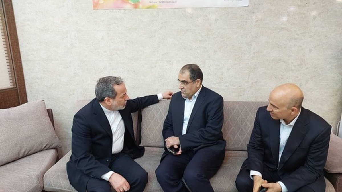 عیادت عراقچی از سفیر ایران در لبنان