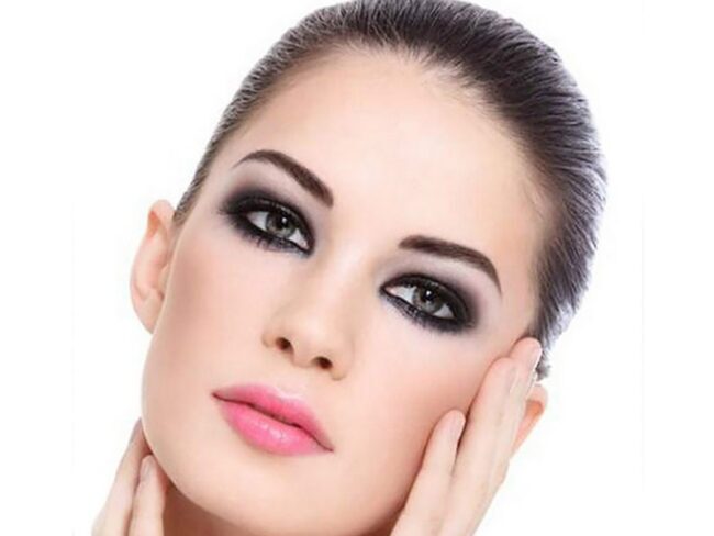 اشتباهاتی در میکاپ و استایل که سن و سال شما را بالا می‌برد