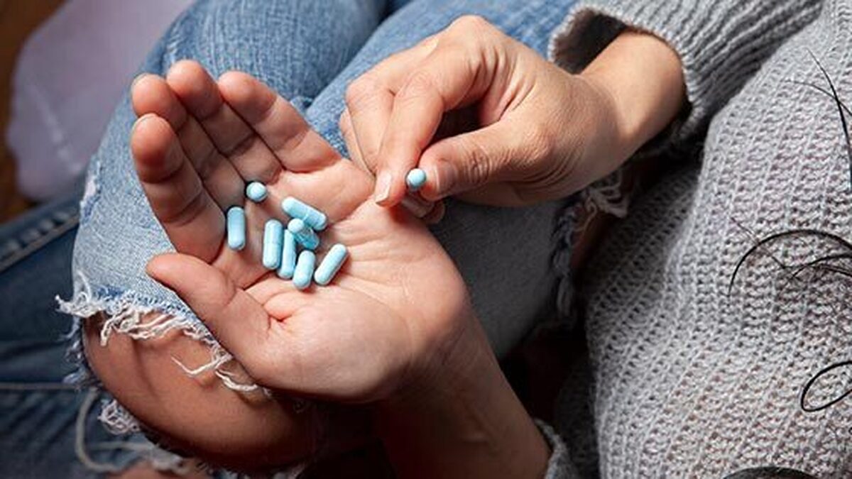 ملوکسیکام چه تاثیری روی کبد می‌گذارد؟ + عوارض جانبی و نحوه مصرف