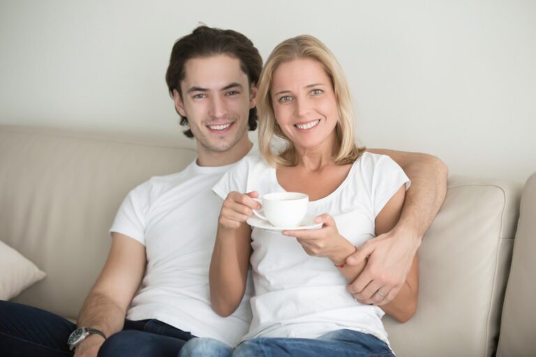 چه کار کنیم که اختلاف سنی زیاد در رابطه مشکل‌آفرین نشود؟