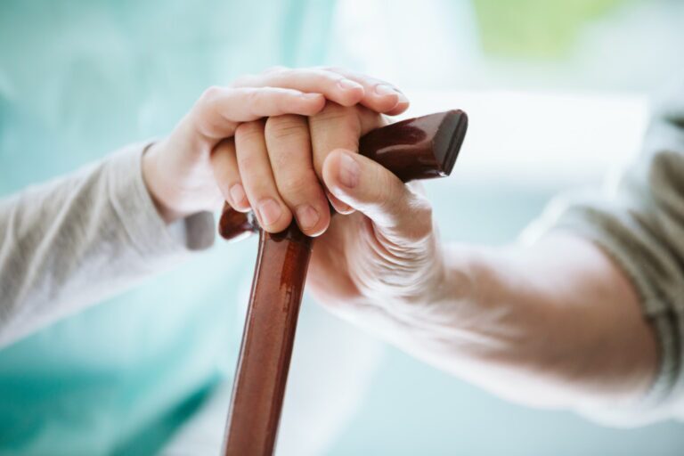 چه کار کنیم که اختلاف سنی زیاد در رابطه مشکل‌آفرین نشود؟