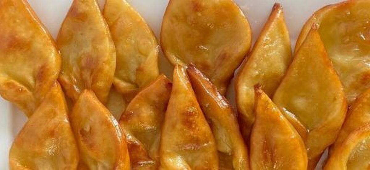 آموزش گام به گام پخت شیرینی برگ بیدی به سبک اصفهانی‌ها