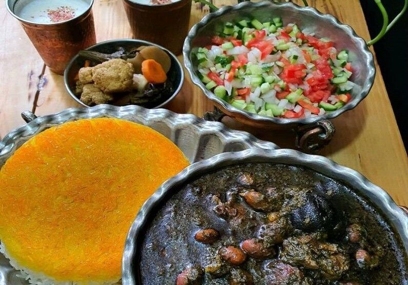 خورشت متفاوت و جا افتاده (دورگو) گیلانی را با این روش درست کنید