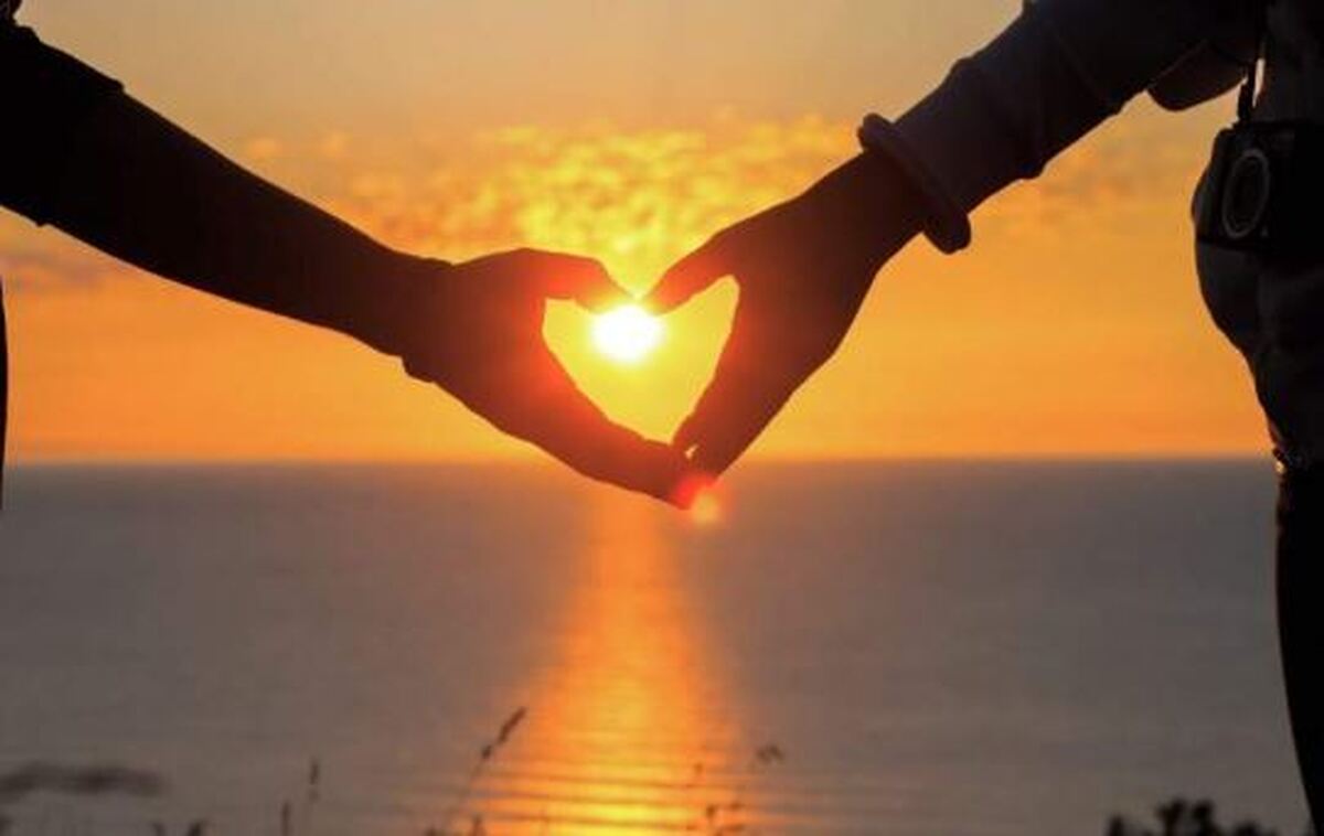 ۱۰ نشانه علمی برای نشان دادن احساس عشق!