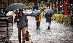 بهبود سلامت جسمی وروحی با قدم زدن زیر باران